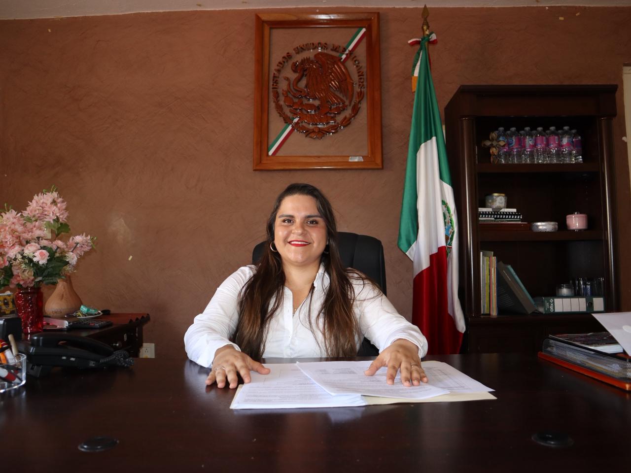 Presidenta municipal en evento